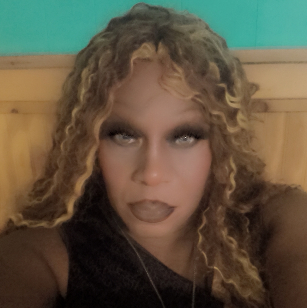 Meet your Posher, Diva